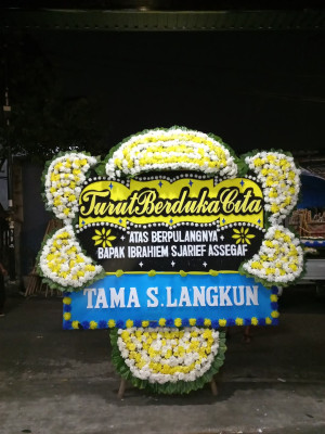 Papan Bunga Duka di Dander