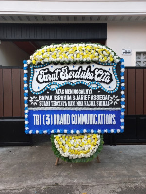 Papan Bunga Duka di Dander